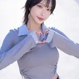 西井 綾音(あたた) from fanbox